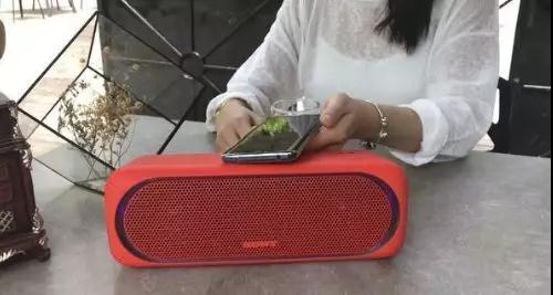  Connect with Bluetooth speakers, headphones